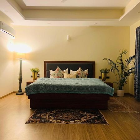 Umang - Premium Resort Like Villa In Vrindavan Exterior photo